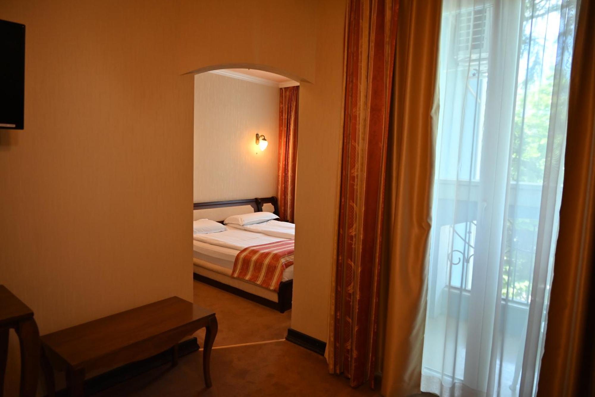 Family Hotel Lazur Кюстендил Экстерьер фото